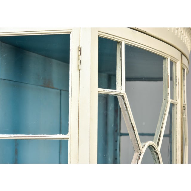 1920s English Hepplewhite-Style Painted Display Cabinet, Circa 1920s For Sale - Image 5 of 13