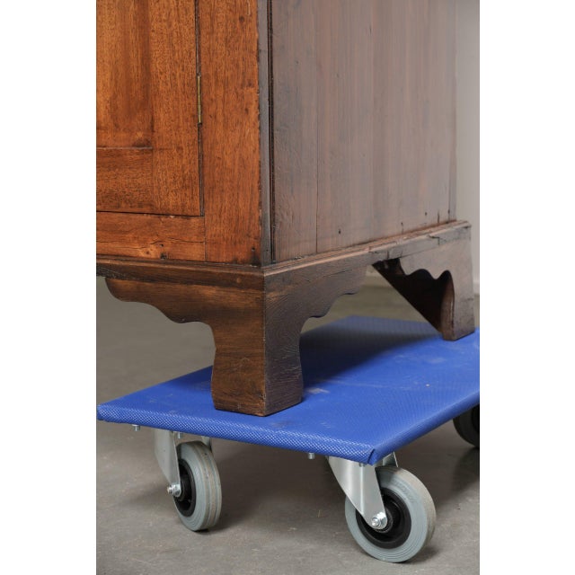 Antique English Gothic-Style Cabinet with Curved Wood, 1800s For Sale - Image 17 of 18