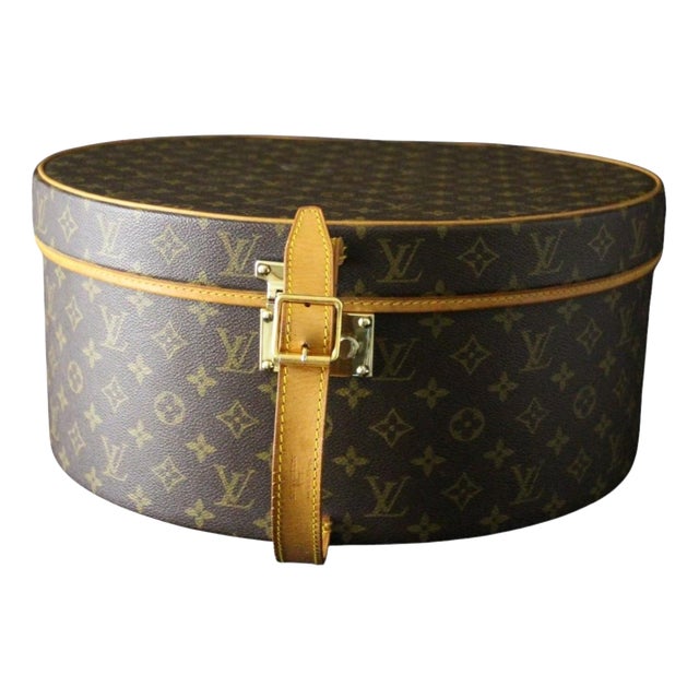 Round Monogram Canvas Hat Box by Louis Vuitton, 1980s For Sale