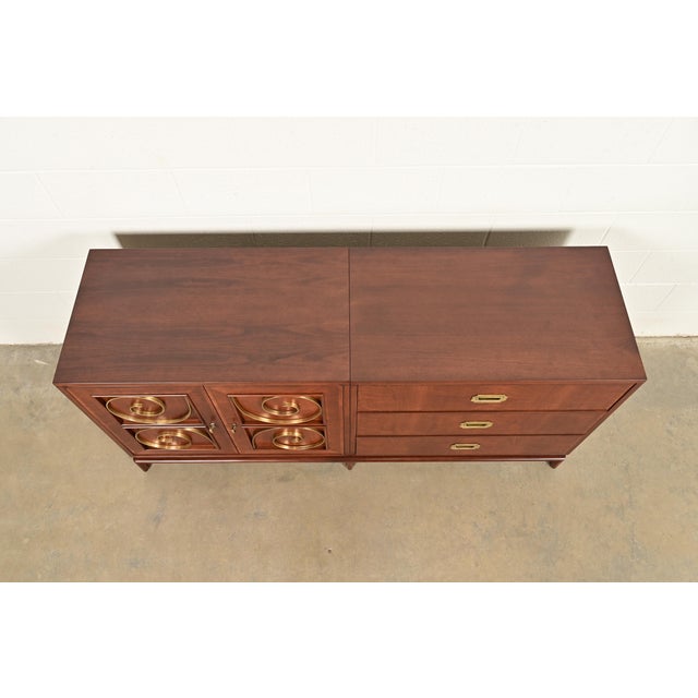 William Doezema for Mastercraft Mid-Century Hollywood Regency Campaign Walnut and Brass Sideboard Credenza, Newly Refinished For Sale - Image 13 of 16
