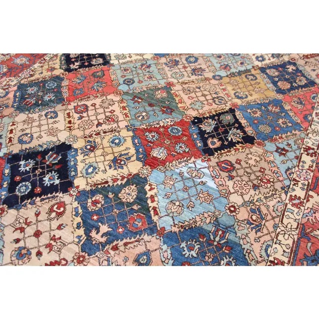 Traditional Handknotted Vintage Bakhtiari Rug 8' X 10' For Sale - Image 3 of 7