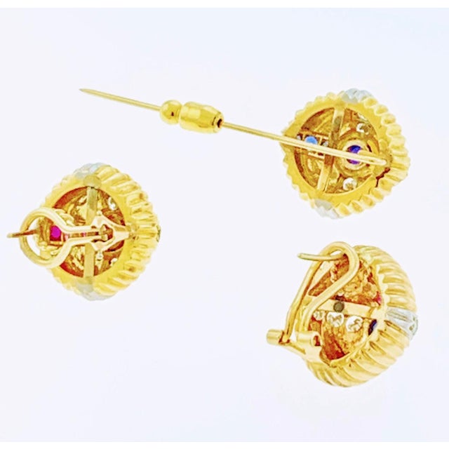 Modern 18 Karat Yellow Gold Ruby Sapphire and Diamond Earring and Stick Pin Set Estate For Sale - Image 3 of 8