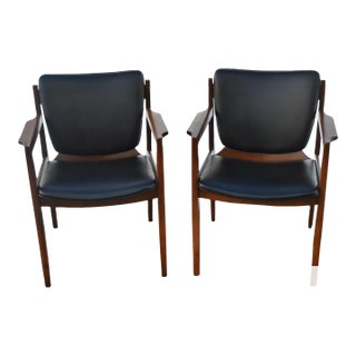 Thonet Walnut Arm Chairs Mid Century Modern Black Vinyl Pair Office For Sale