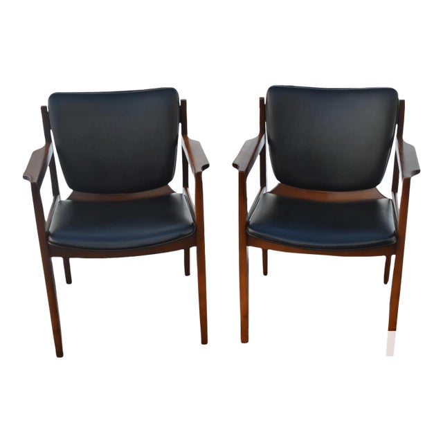 Thonet Walnut Arm Chairs Mid Century Modern Black Vinyl Pair Office For Sale