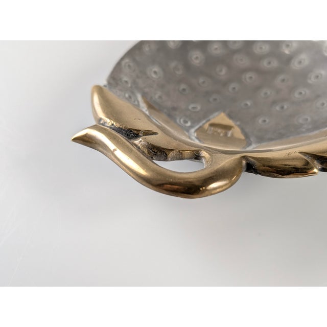 Gold Strawberry Tray in Brass and Aluminum by David Marshall, Spain, 1970s For Sale - Image 8 of 13