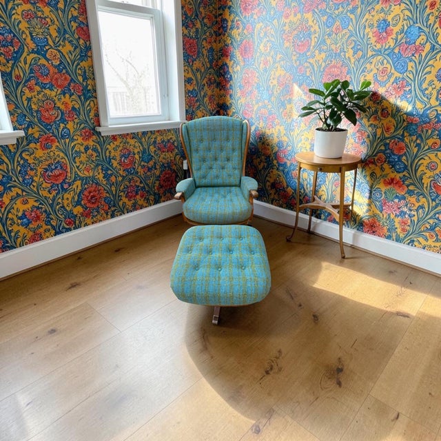 Heywood-Wakefield 1960s Heywood-Wakefield Danish Modern Walnut Wingback Lounge Chair & Swivel Ottoman For Sale - Image 4 of 16