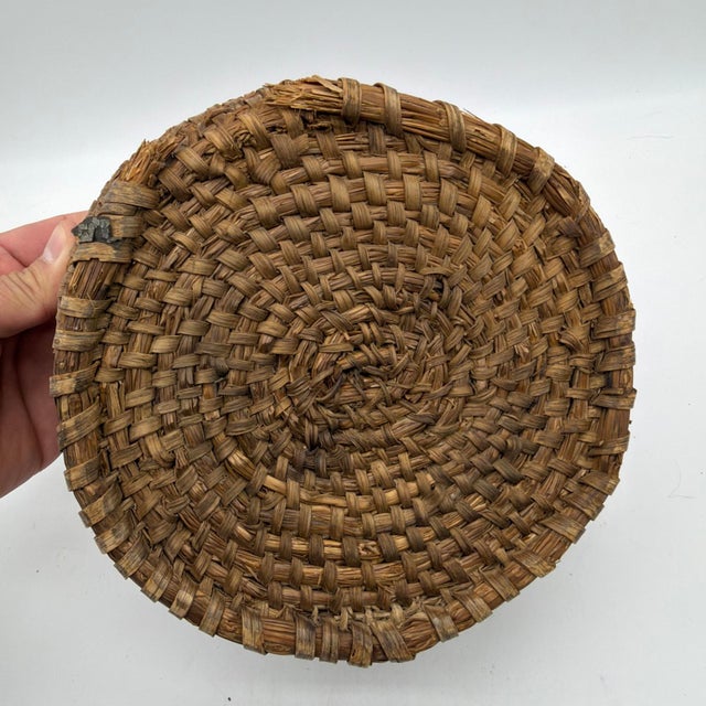 Antique Pennsylvania Coiled Rye Straw Basket, 19th Century, Lancaster County For Sale - Image 6 of 13