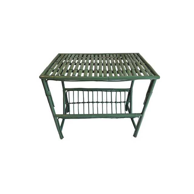 Chinoiserie Mid-Century Hollywood Regency Emerald Green Lacquered Bamboo & Rattan Side Table For Sale - Image 3 of 8