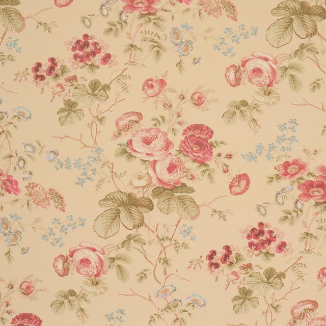 Graceful, chic, and old-fashioned in the best possible way, this loosely patterned wallcovering is rich in dimension and...