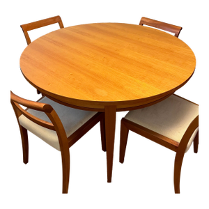 Porada Notorius 4 Dining Table and Greta Chairs