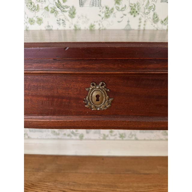 Early 20th Century John Widdicomb Traditional Georgian Mahogany Writing Desk / Sideboard For Sale - Image 12 of 17