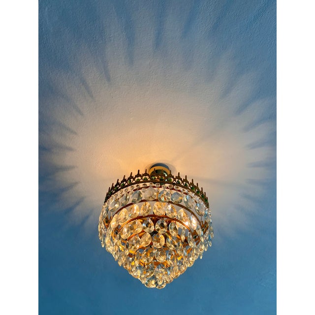 Vintage Brass & Original Emerald Green Crystal Crown Cascade Chandelier – 5 Light For Sale - Image 10 of 17