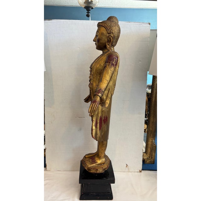 1950s Carved Wood Thai Figure of a Deity For Sale - Image 4 of 11