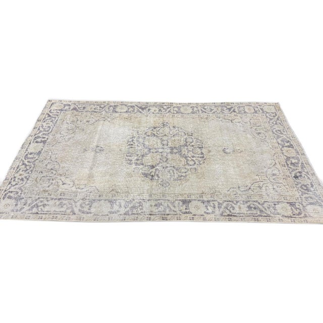 1920s Antique Turkish Rug 4x7 | Faded Ivory & Blue-Gray For Sale - Image 5 of 5
