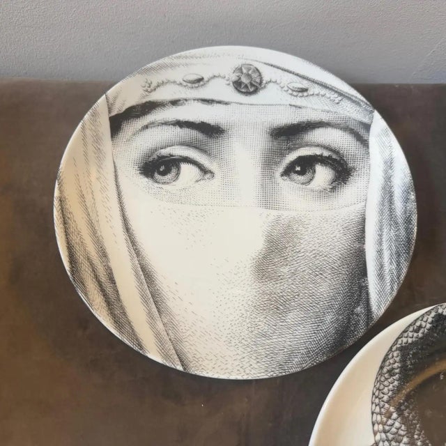 Mid-Century Modern Four 1970s 26 Cm Porcelain Wall Plates Temi E Variazioni by Piero Fornasetti For Sale - Image 3 of 13