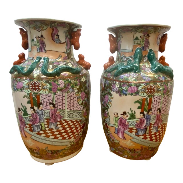 Early 20th Century Chinese Porcelain Vases - a Pair For Sale