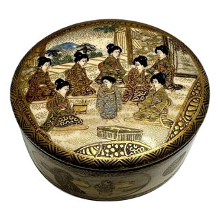 Antique Meiji Satsuma Box: Japanese Geisha Enamel Decor For Sale