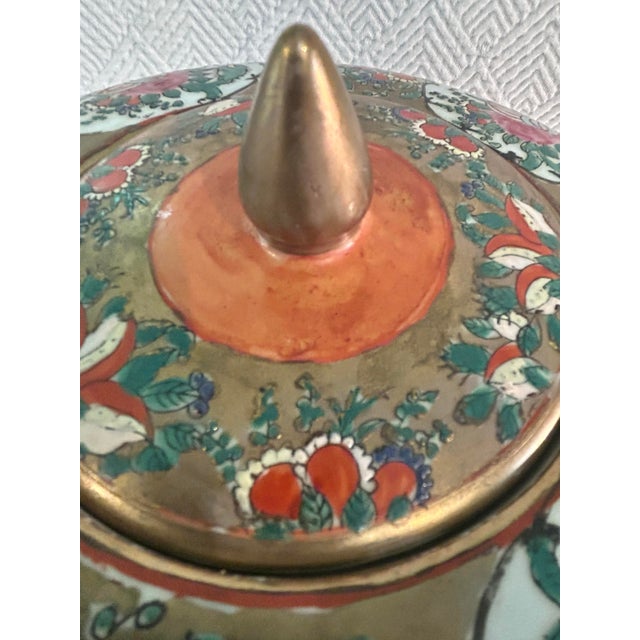 Ceramic Vintage Chinese Famille Rose Chinoiserie Ginger Jar With Court Scene and Lid, 13.5 Inches - Republic to Mid Century Period For Sale - Image 7 of 13