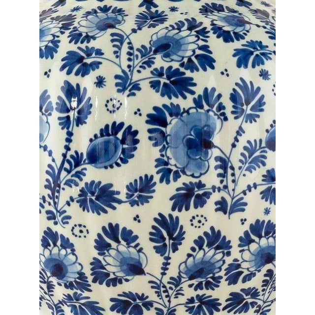Royal Delft Blue & White Ceramic Table Lamp with New Green Ikat Shade For Sale - Image 6 of 11