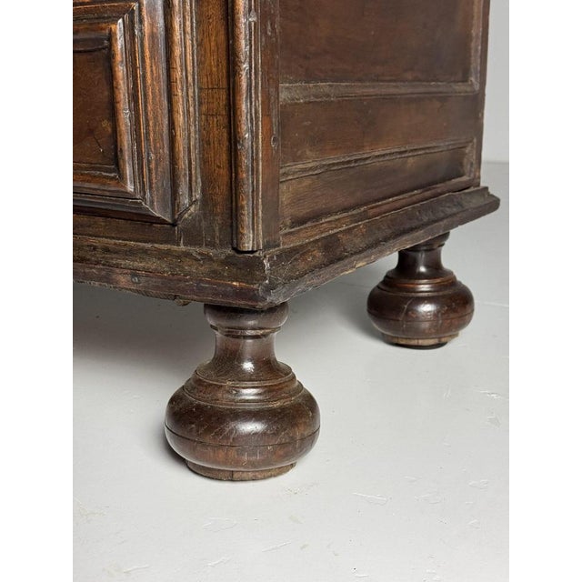 English Chest of Drawers in Oak, 1600s For Sale - Image 17 of 18