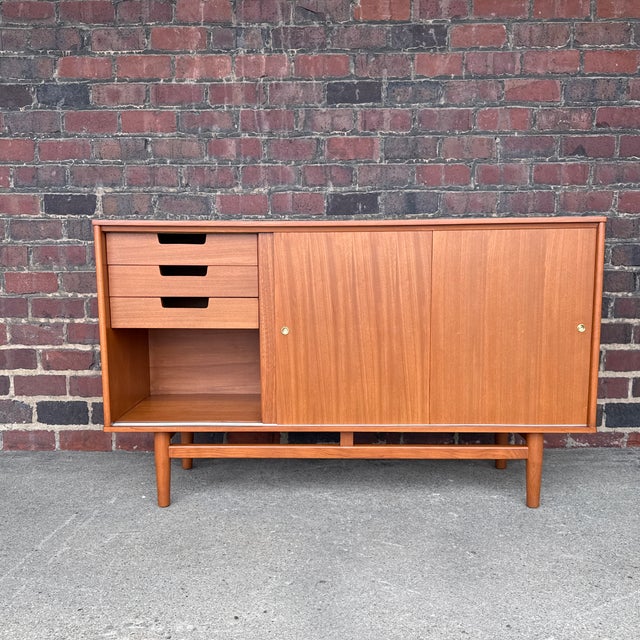 Mid-Century Modern Milo Baughman for Drexel Today’s Living Mid-Century Modern Credenza For Sale - Image 3 of 10