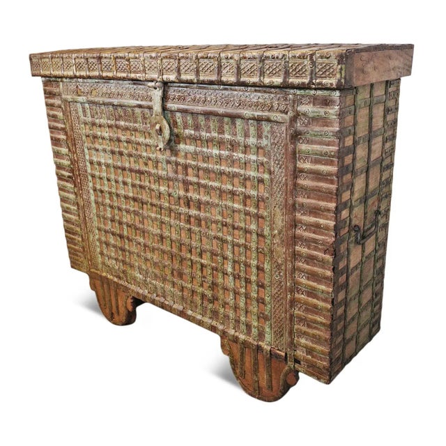 Mid 20th Century Rajasthan Dowry Trunk on Wheels For Sale In Los Angeles - Image 6 of 11