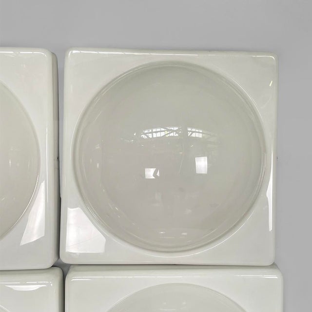 White Italian Modern Wall Lamps in White Plastic from L. & G. Pancaldi, 1980s, Set of 9 For Sale - Image 8 of 17