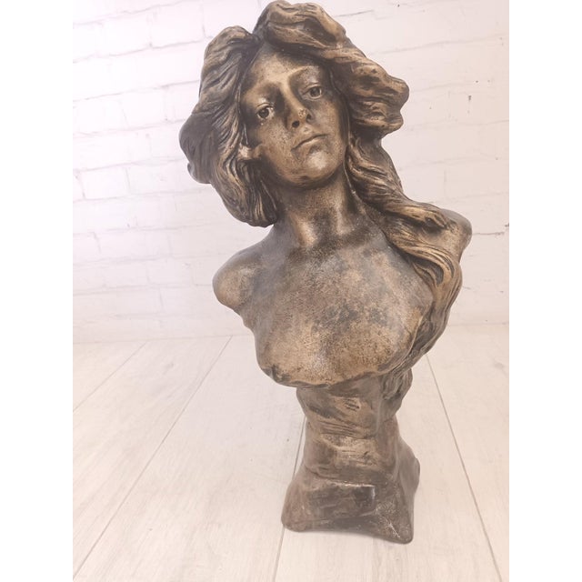 Step back in time to the opulence of the 1930s art deco era with this exquisite vintage masterpiece. Presenting a 1960...