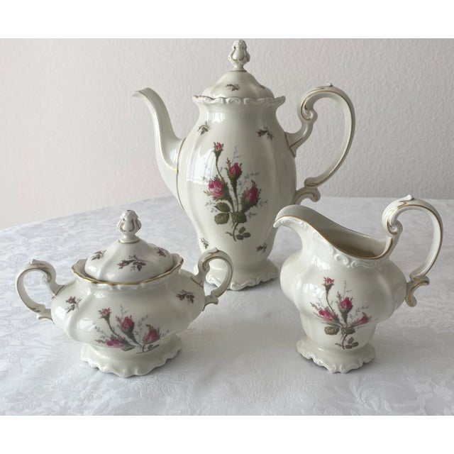 Mid 20th Century Rosenthal China Exquisite Moss Rose Pompadour Dinnerware Set- 96 Pieces Mint Condition For Sale - Image 9 of 12