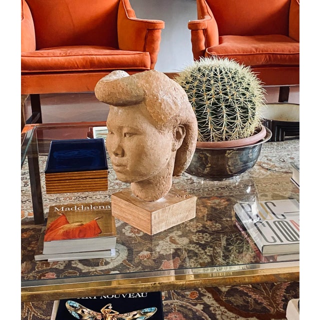 Terracotta japanese girl Akito head sculpture Willy Gordon (1918 - 2023), France 1940s Juvenile work. Signed on the base....