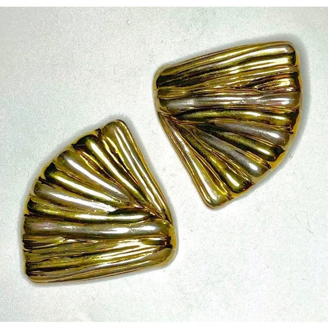 1980s Yaacov Heller Sterling Silver & Goldplate Sculptural Clip-On Earrings Sculptural 1980s clip-on earrings by Israeli-...