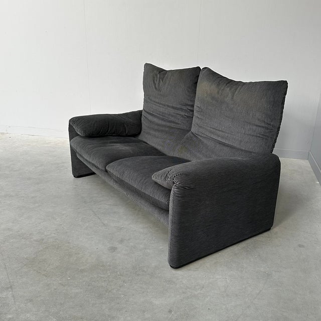 Maralunga Two-Seater Sofa by Vico Magistretti for Cassina, 1990s For Sale - Image 6 of 18