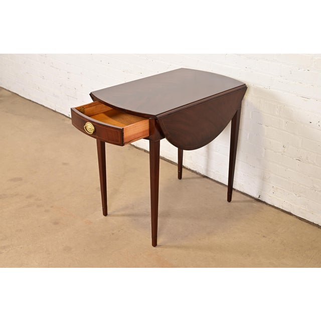 Baker Furniture Georgian Flame Mahogany Drop Leaf Pembroke Side Table, Newly Refinished For Sale In South Bend - Image 6 of 16