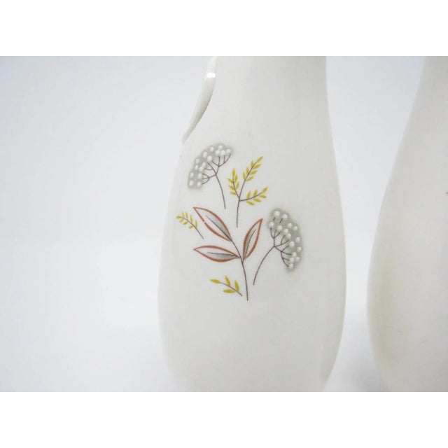 Off-white Vintage 1950s Alf Robson for Universal Pottery Park Avenue Oil & Vinegar Cruets - Set of 2 For Sale - Image 8 of 13