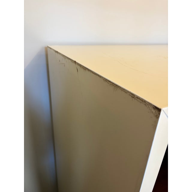 1990s 1990s White Lacquer and Walnut Domicile Shelves Unit From Decca Home Furniture For Sale - Image 5 of 10