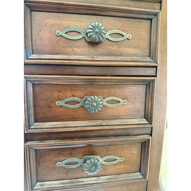 Vintage Mid-Century Sligh French Provincial Gold-Tooled Leather Top Writng Desk For Sale - Image 11 of 12