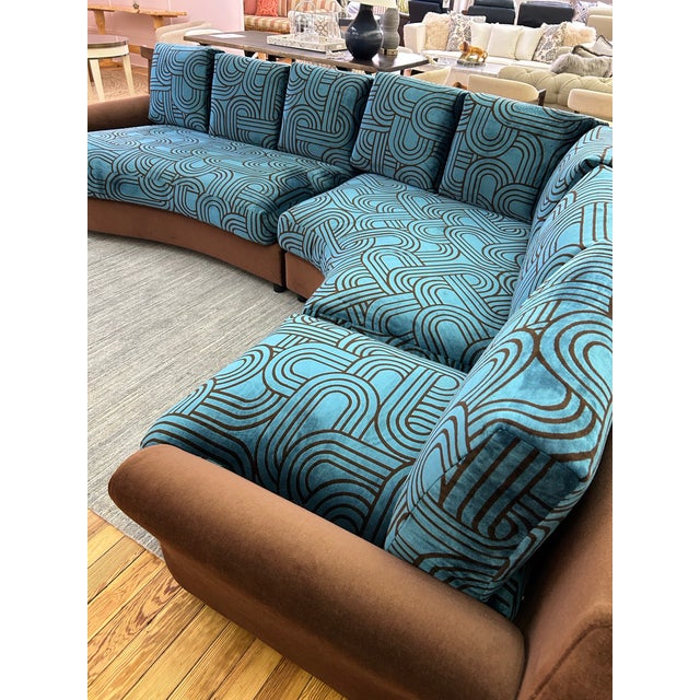 Vladimir Kagan 1980s Large Serpentine Sectional Styled After Vladimir Kagan. Newly Upholstered. For Sale - Image 4 of 9