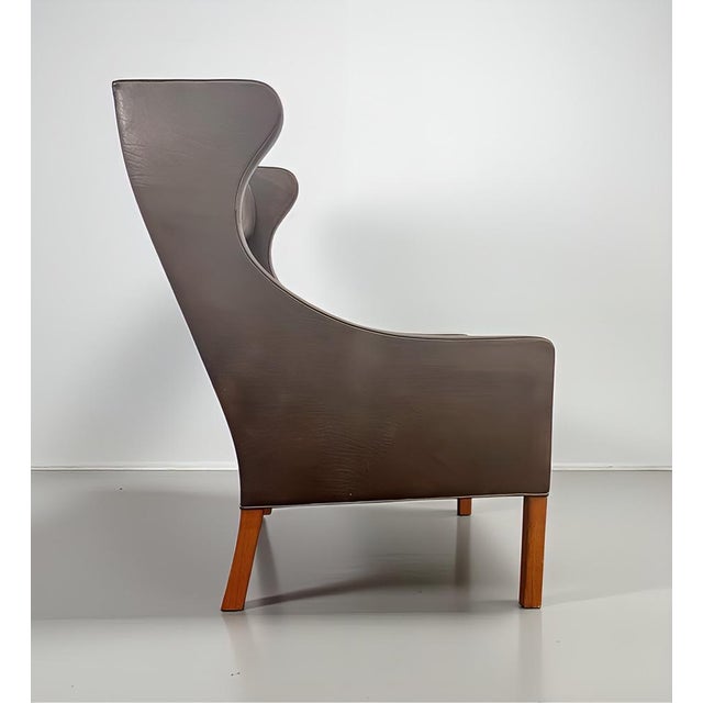 Mid-Century Modern Fredericia Model 2204 Wing Chair in Patinated Leather by Borge Mogensen, 1960s For Sale - Image 3 of 17