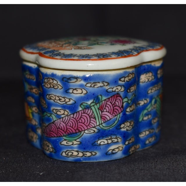 Japanese Porcelain Ware Trinket Box Vintage Painted Floral Lidded Multi Lobe 50s For Sale - Image 9 of 14