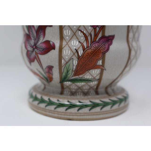 Chinese Porcelain Trumpet Vase With Floral Trellis Decoration & Raised White Accents For Sale In Washington DC - Image 6 of 18