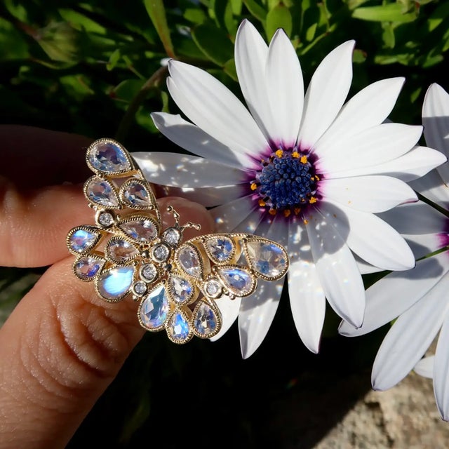 Nina Zhou Butterfly Moonstone Diamond Cocktail Ring in 14k Yellow Gold, size 5 For Sale In Los Angeles - Image 6 of 12