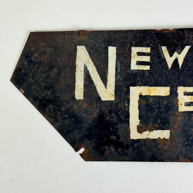 Vintage Salvaged British Delivery Bicycle Trade Metal 'News Centre' Sign For Sale In New York - Image 6 of 8