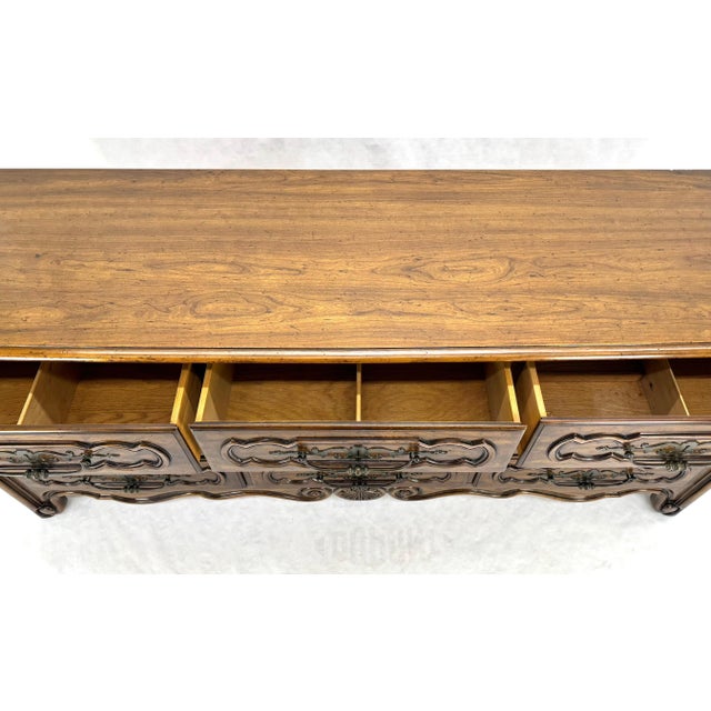 Mid-Century Modern Henredon Carved Chestnut Drawer Fronts Large Heavy Brass Drop Pulls Dresser For Sale - Image 3 of 7