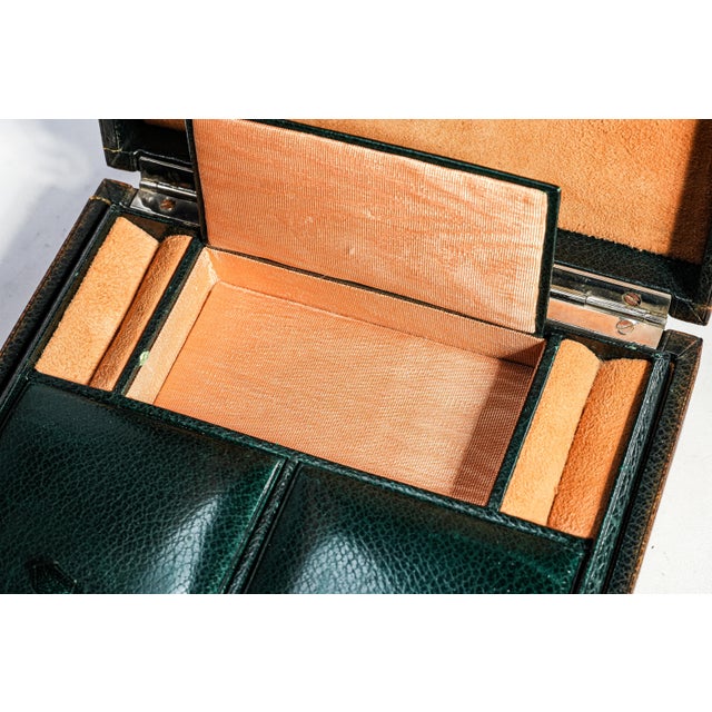 Vintage Travel Dresser Vanity Leather Jewelry Box Home Decor For Sale - Image 11 of 17