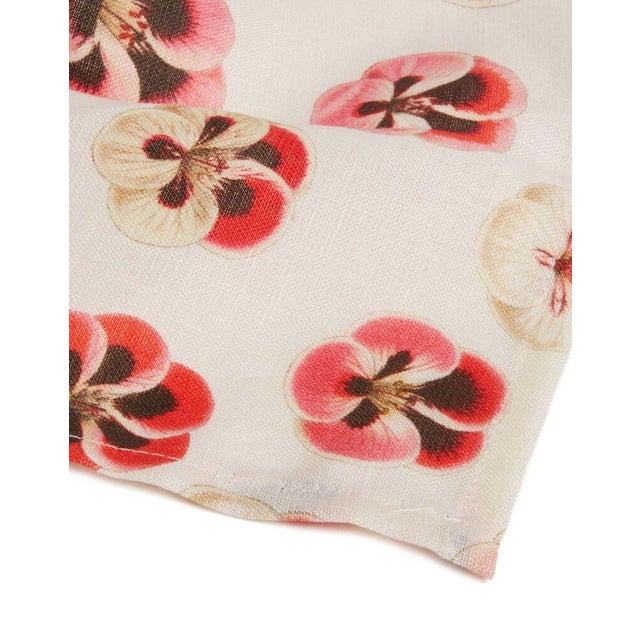 Did you know that print-punching napkins are the quickest way to add personality to your table? Perfect for a dinner date,...