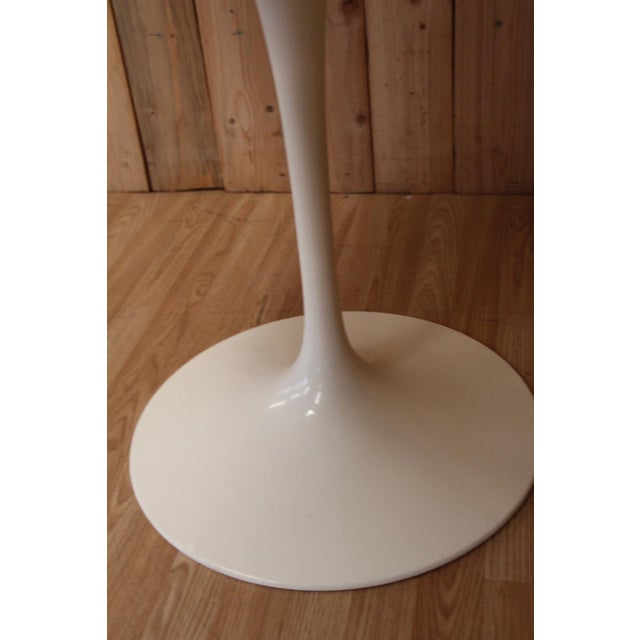 Round Table Tulip Marble Calacatta by Eero Saarinen for Knoll Inc, 1960s For Sale - Image 6 of 10