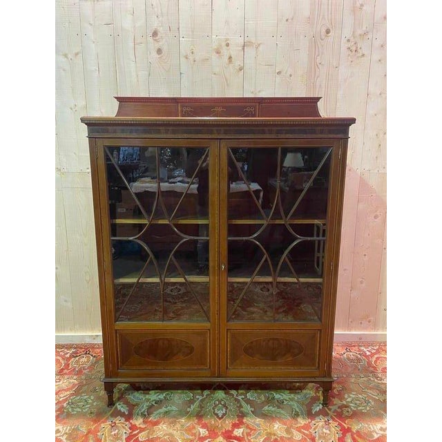 English Marquetry Display Case from Maple & Compagnie Londres For Sale - Image 9 of 9