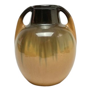 Fulper Pottery Arts and Crafts Butterscotch Flambé Double Handled Vase 7 1/2” Tall For Sale