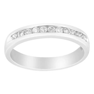 18K White Gold 1/4 Cttw Channel Set Brilliant Round-Cut Diamond Classic 11 Stone Wedding Band Ring - Size 5 For Sale