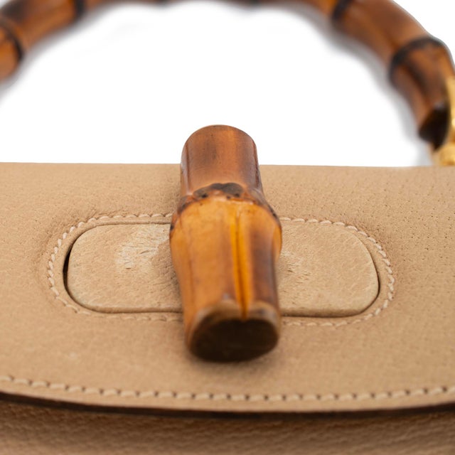 Animal Skin Gucci Bamboo 1947 Vintage Beige Leather Turn-Lock Top Handle Shoulder Bag For Sale - Image 7 of 11